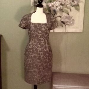 Lace dress made by Banana Republic 4